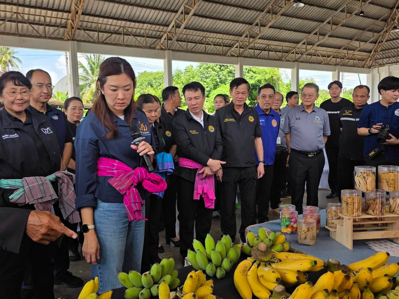 title - ส.ป.ก. ร่วมติดตามรัฐมนตรีช่วยว่าการกระทรวงเกษตรและสหกรณ์ (นางสาวปิยะรัฐชย์ ติยะไพรัช) ลงพื้นที่ตรวจราชการในจังหวัดราชบุรี